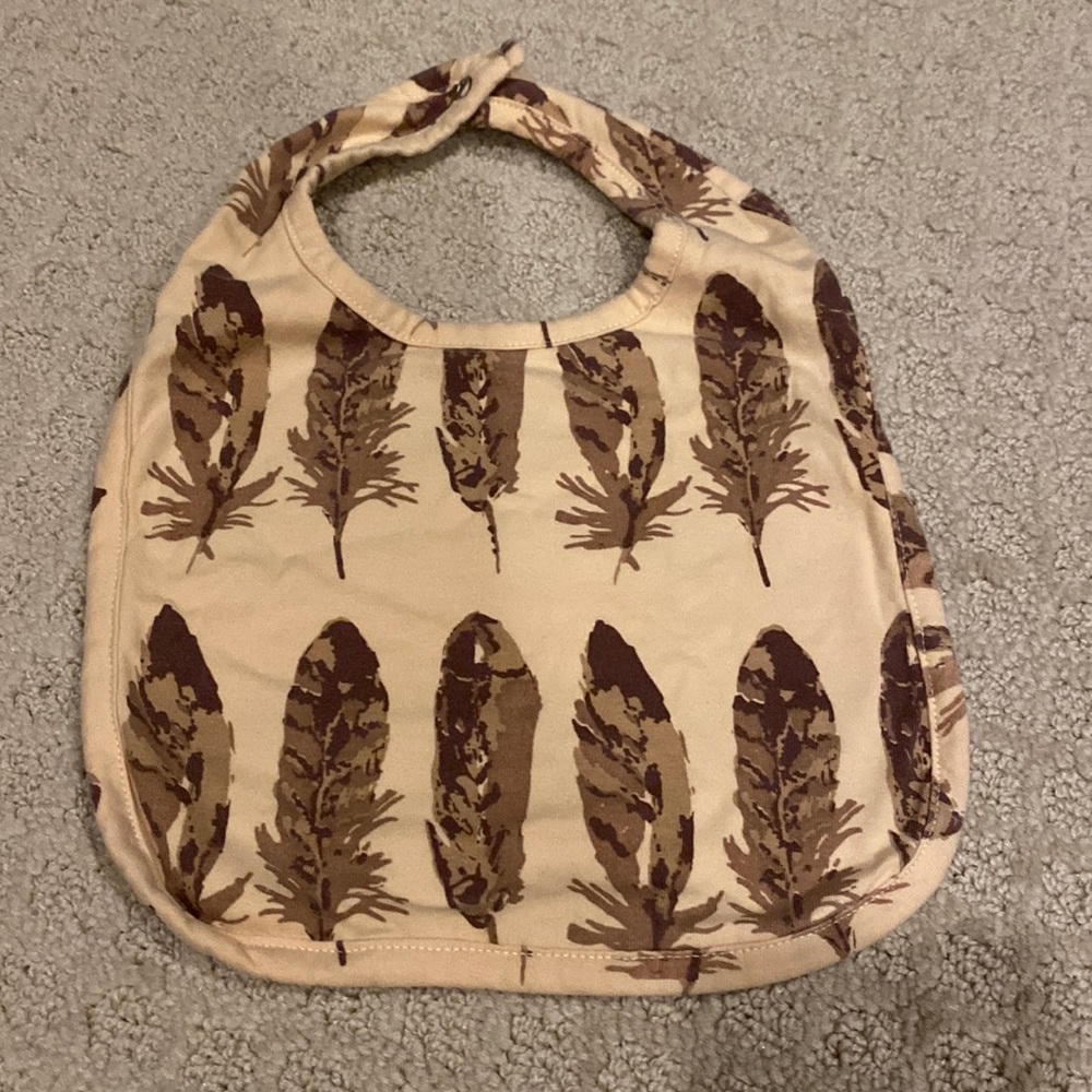 Kate quinn feather bib (one size)